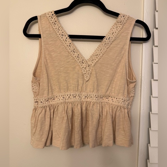 AERIE NUDE/TAN V NECK WIDE SLEEVELESSS LACE PLUNG BABYDOLL TANK TOP- SMALL - Picture 3 of 4